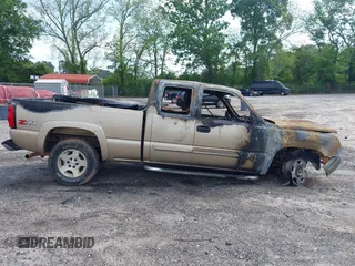 2005 Chevrolet Silverado 1500 Z71 z VIN 1GCEK19B65E260861, wystawiony jako IAAI lot #42122540 z przebiegiem Nie podano mil oraz . Historia ofert i sprzedaży dostępna na DreamBid. Obrazek 12.