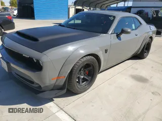 2018 Dodge Challenger z VIN 2C3CDZH90JH102960, wystawiony jako Copart lot #49121955 z przebiegiem 39 574 mil mil oraz Czysty tytuł • Clean title. Historia ofert i sprzedaży dostępna na DreamBid. Obrazek 2.