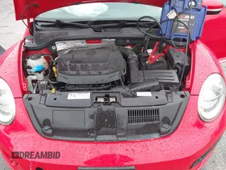 2019 Volkswagen Beetle S с VIN 3VWFD7AT1KM708397, выставлен на аукционе IAAI как лот 41919925 с пробегом 106 958 миль миль и . История ставок и продаж доступна на DreamBid. Изображение 10.