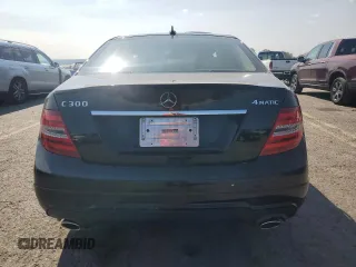 2013 Mercedes-Benz C 300 Sport z VIN WDDGF8AB2DG104911, wystawiony jako Copart lot #71530664 z przebiegiem 125 565 mil mil oraz Szkoda całkowita • Salvage title. Historia ofert i sprzedaży dostępna na DreamBid. Obrazek 6.