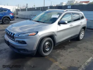 2017 Jeep Cherokee Latitude with VIN 1C4PJLCS8HW643912, listed as a IAAI auction lot 41428918 with 84,726 mi miles. Bid and sale history available at carsss.com. Image 16.