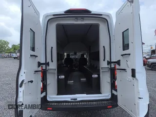 2023 Ford Transit Cargo with VIN 1FTRU8XG8PKC05304, listed as a Copart auction lot 60695455 with 697 mi miles and Clean title. Bid and sale history available at DreamBid. Image 8.