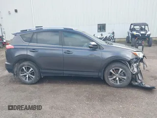 2018 Toyota RAV4 XLE z VIN 2T3WFREV9JW445903, wystawiony jako IAAI lot #42119869 z przebiegiem 47 866 mil mil oraz . Historia ofert i sprzedaży dostępna na DreamBid. Obrazek 13.