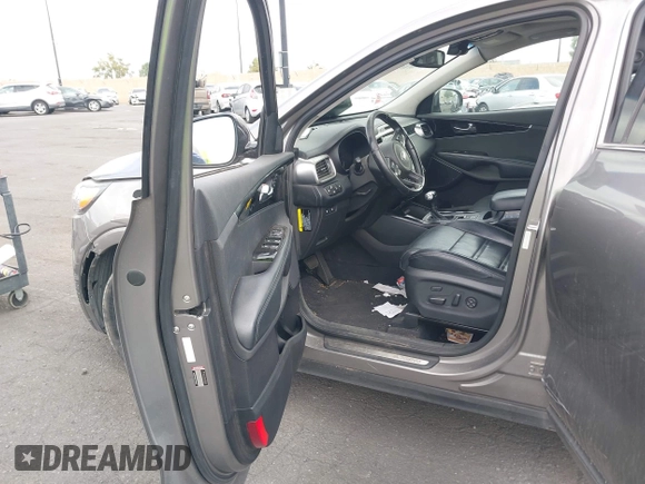 2018 Kia Sorento SX with VIN 5XYPK4A53JG398410, listed as a IAAI auction lot 42238662 with 129,638 mi miles and . Bid and sale history available at DreamBid. Image 5.