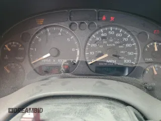 2002 GMC Sonoma SL z VIN 1GTCS145228246961, wystawiony jako Copart lot #55215355 z przebiegiem 146 068 mil mil oraz Tytuł czysty. Historia ofert i sprzedaży dostępna na DreamBid. Obrazek 9.