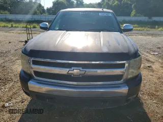 2008 Chevrolet Silverado 1500 1LT with VIN 2GCEC130081124610, listed as a Copart auction lot 62532144 with 321,971 mi miles and Clean Title. Bid and sale history available at DreamBid. Image 5.