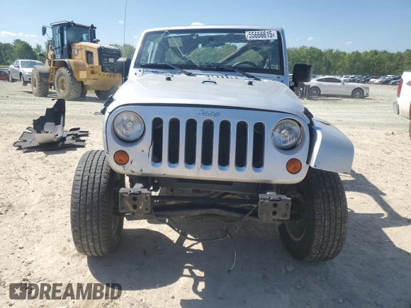 2007 Jeep Wrangler Unlimited Sahara with VIN 1J4GA59147L207482, listed as a Copart auction lot 55666615 with 151,525 mi miles and Salvage title. Bid and sale history available at DreamBid. Image 5.