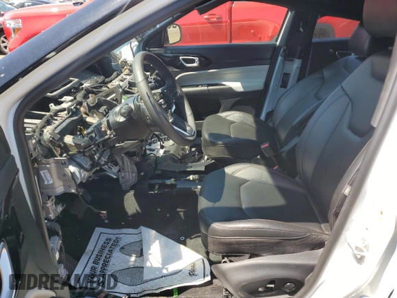 2024 Jeep Compass Limited z VIN 3C4NJDCN8RT597108, wystawiony jako Copart lot #57297785 z przebiegiem Nie podano mil oraz Nie do naprawy • Non repairable. Historia ofert i sprzedaży dostępna na DreamBid. Obrazek 7.