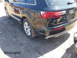 2017 Audi Q7 Premium Plus with VIN WA1LAAF71HD014251, listed as a IAAI auction lot 41859906 with 128,789 mi miles. Bid and sale history available at carsss.com. Image 6.