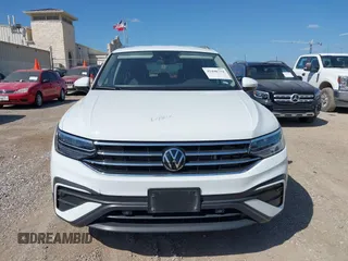 2024 Volkswagen Tiguan SE с VIN 3VV2B7AX9RM123637, выставлен на аукционе IAAI как лот 42446754 с пробегом 20 573 миль миль и . История ставок и продаж доступна на DreamBid. Изображение 12.