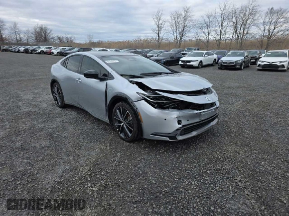 2024 Toyota Prius LE z VIN JTDACAAU6R3022289, wystawiony jako Copart lot #48175775 z przebiegiem 19 232 mil mil oraz Szkoda całkowita • Salvage title. Historia ofert i sprzedaży dostępna na DreamBid. Obrazek 3.