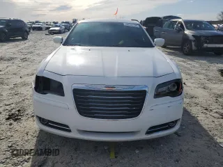 2013 Chrysler 300 S z VIN 2C3CCAGT3DH646620, wystawiony jako Copart lot #44741735 z przebiegiem Nie podano mil oraz Czysty tytuł • Clean title. Historia ofert i sprzedaży dostępna na DreamBid. Obrazek 5.