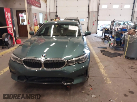 2021 BMW 3 Series 330i xDrive with VIN 3MW5R7J02M8B48226, listed as a IAAI auction lot 41637655 with 33,853 mi miles. Bid and sale history available at carsss.com. Image 12.