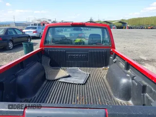 2001 Nissan Frontier XE z VIN 1N6DD21S41C390650, wystawiony jako IAAI lot #42055644 z przebiegiem 134 610 mil mil oraz . Historia ofert i sprzedaży dostępna na DreamBid. Obrazek 8.