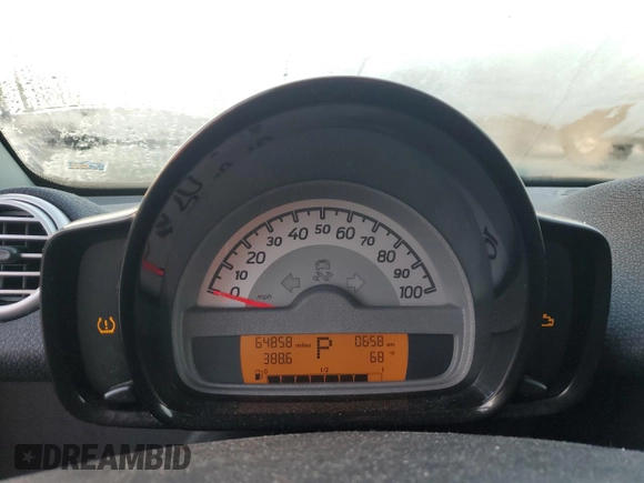 2011 Smart fortwo Pure с VIN WMEEJ3BAXBK421243, выставлен на аукционе Copart как лот 78536584 с пробегом 64 858 миль миль и На запчасти • Non repairable. История ставок и продаж доступна на DreamBid. Изображение 9.