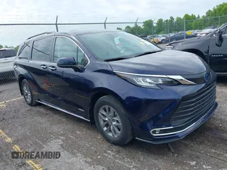 2021 Toyota Sienna XLE z VIN 5TDJSKFCXMS024627, wystawiony jako IAAI lot #42165630 z przebiegiem 48 892 mil mil oraz . Historia ofert i sprzedaży dostępna na DreamBid. Obrazek 1.
