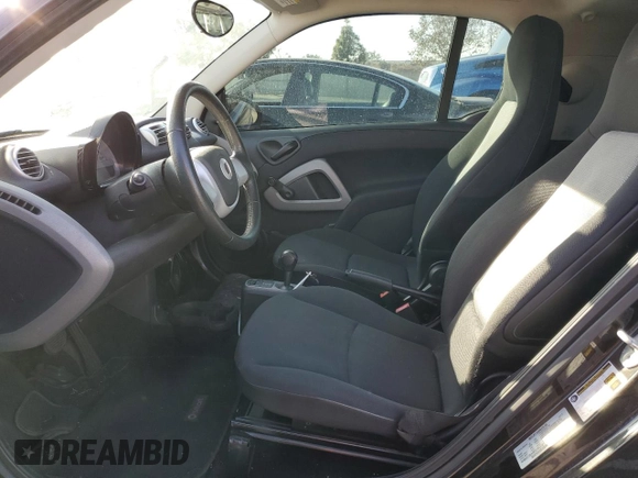 2014 Smart fortwo Pure z VIN WMEEJ3BA0EK744172, wystawiony jako Copart lot #87331964 z przebiegiem 85 162 mil mil oraz Czysty tytuł • Clean title. Historia ofert i sprzedaży dostępna na DreamBid. Obrazek 7.