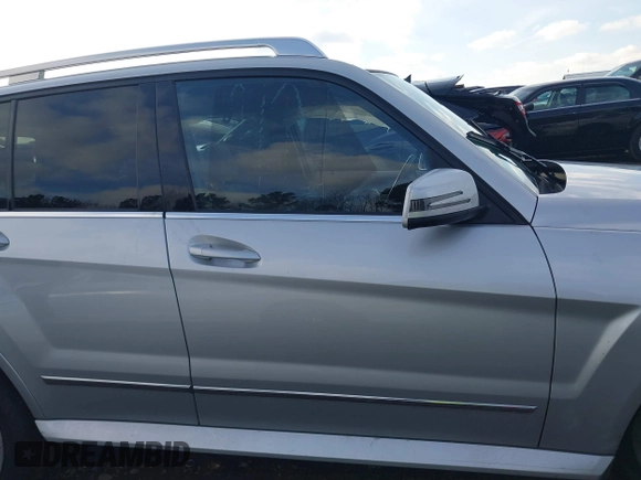 2010 Mercedes-Benz GLK 350 with VIN WDCGG5GB8AF423237, listed as a IAAI auction lot 41534414 with 236,055 mi miles and . Bid and sale history available at DreamBid. Image 12.