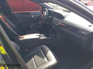 2010 Mercedes-Benz E-Class E 350 Luxury with VIN WDDHF8HB0AA100686, listed as a IAAI auction lot 41578322 with 189,352 mi miles. Bid and sale history available at carsss.com. Image 5.