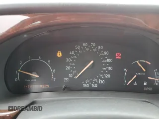 1998 Saab 900 z VIN YS3DF75NXW7002652, wystawiony jako Copart lot #78011454 z przebiegiem 149 577 mil mil oraz Czysty tytuł • Clean title. Historia ofert i sprzedaży dostępna na DreamBid. Obrazek 9.