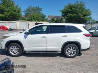 2015 Toyota Highlander LE z VIN 5TDBKRFH4FS176625, wystawiony jako IAAI lot #42388941 z przebiegiem 409 815 mil mil oraz . Historia ofert i sprzedaży dostępna na DreamBid. Obrazek 14.