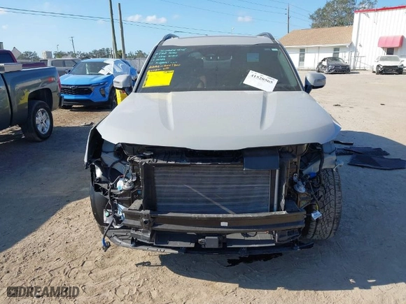2024 Kia Telluride SX Prestige X-Pro with VIN 5XYP5DGC8RG435444, listed as a IAAI auction lot 41520565 with 7,300 mi miles. Bid and sale history available at carsss.com. Image 6.