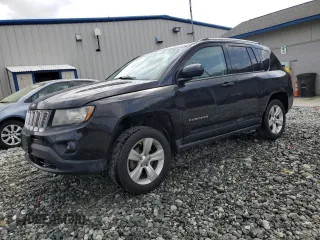 2014 Jeep Compass Latitude with VIN 1C4NJDEB6ED623613, listed as a Copart auction lot 52078795 with 186,156 mi miles and Clean Title. Bid and sale history available at carsss.com. Image 1.
