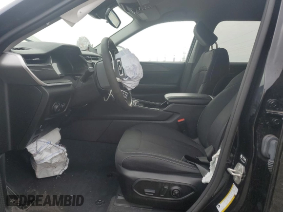 2023 Jeep Grand Cherokee Laredo z VIN 1C4RJHAG3PC625418, wystawiony jako Copart lot #49271395 z przebiegiem 12 874 mil mil oraz Szkoda całkowita • Salvage title. Historia ofert i sprzedaży dostępna na DreamBid. Obrazek 7.