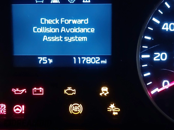 2019 Kia Optima LX with VIN 5XXGT4L38KG369502, listed as a IAAI auction lot 39820086 with 117,802 mi miles. Bid and sale history available at carsss.com. Image 16.