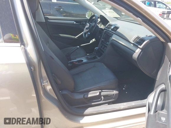 2015 Volkswagen Passat SE с VIN 1VWBV7A39FC067485, выставлен на аукционе IAAI как лот 42228324 с пробегом 147 214 миль миль и . История ставок и продаж доступна на DreamBid. Изображение 5.