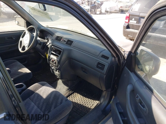 1999 Honda CR-V LX with VIN JHLRD184XXC046133, listed as a IAAI auction lot 41696784 with 236,532 mi miles. Bid and sale history available at carsss.com. Image 5.