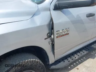 2018 Ram 2500 Tradesman with VIN 3C6UR4HL3JG325551, listed as a IAAI auction lot 42171102 with 306,153 mi miles and . Bid and sale history available at DreamBid. Image 6.