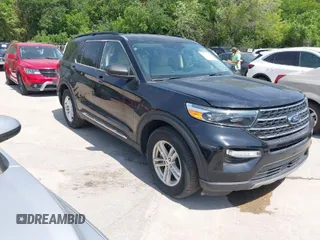 2023 Ford Explorer XLT with VIN 1FMSK7DH5PGB18456, listed as a IAAI auction lot 42067888 with 20,856 mi miles. Bid and sale history available at carsss.com. Image 1.
