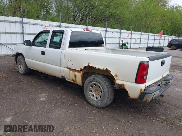 2005 Chevrolet Silverado 1500 Work Truck with VIN 1GCEC19X15Z289993, listed as a IAAI auction lot 42170540 with 228,281 mi miles. Bid and sale history available at carsss.com. Image 3.