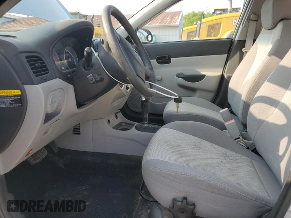 2009 Hyundai Accent Auto GLS с VIN KMHCN46C79U305004, выставлен на аукционе Copart как лот 59027665 с пробегом 162 740 миль миль и Списание • Salvage title. История ставок и продаж доступна на DreamBid. Изображение 7.