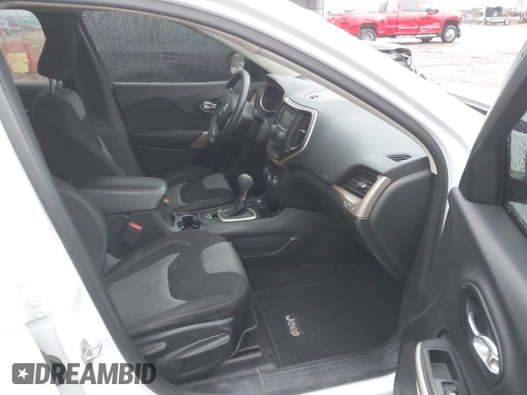 2018 Jeep Cherokee Latitude Tech Connect with VIN 1C4PJMCB1JD509136, listed as a IAAI auction lot 40873652 with 95,241 mi miles and . Bid and sale history available at DreamBid. Image 5.