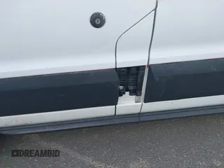 2019 Ford Transit с VIN 1FTYE9ZM5KKA75945, выставлен на аукционе IAAI как лот 42251898 с пробегом 225 622 миль миль и . История ставок и продаж доступна на DreamBid. Изображение 6.