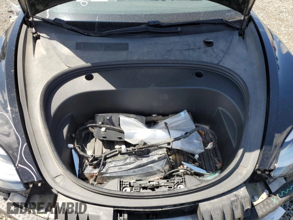 2020 Tesla Model 3 Long Range z VIN 5YJ3E1EBXLF795689, wystawiony jako Copart lot #56703555 z przebiegiem 62 556 mil mil oraz Szkoda całkowita • Salvage title. Historia ofert i sprzedaży dostępna na DreamBid. Obrazek 11.