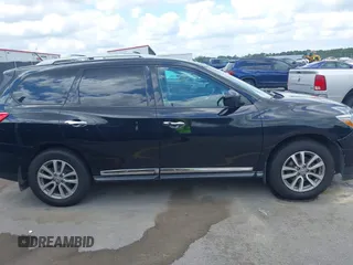 2016 Nissan Pathfinder Platinum with VIN 5N1AR2MM8GC663596, listed as a IAAI auction lot 42133436 with 164,133 mi miles and . Bid and sale history available at DreamBid. Image 13.
