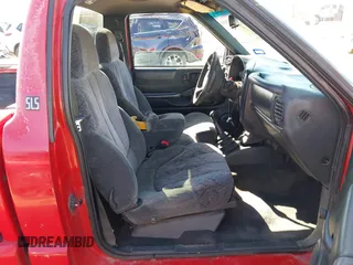 2000 GMC Sonoma SLS w/1SE Pkg with VIN 1GTCS1450Y8258079, listed as a IAAI auction lot 41510246 with 229,220 mi miles. Bid and sale history available at carsss.com. Image 5.