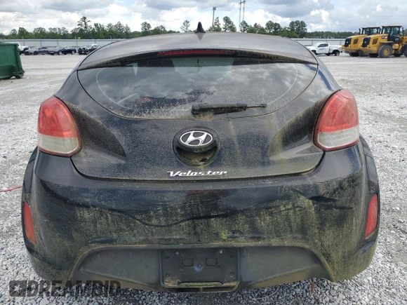 2014 Hyundai Veloster z VIN KMHTC6AD3EU198500, wystawiony jako Copart lot #56943915 z przebiegiem 118 173 mil mil oraz Czysty tytuł • Clean title. Historia ofert i sprzedaży dostępna na DreamBid. Obrazek 6.