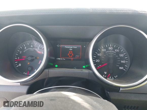 2019 Ford Mustang GT z VIN 1FA6P8CF1K5169685, wystawiony jako IAAI lot #42087297 z przebiegiem 76 612 mil mil oraz . Historia ofert i sprzedaży dostępna na DreamBid. Obrazek 7.
