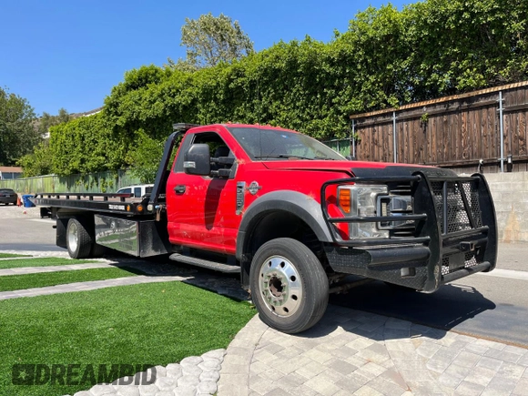 2019 Ford F-550 XL z VIN 1FDUF5GTXKED16424, wystawiony jako Copart lot #58211125 z przebiegiem 200 684 mil mil oraz Szkody całkowita. Historia ofert i sprzedaży dostępna na DreamBid. Obrazek 1.