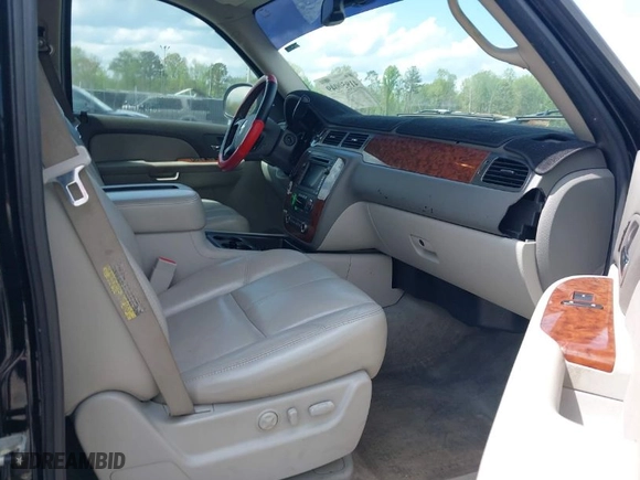 2007 Chevrolet Suburban LTZ with VIN 3GNFK16317G103307, listed as a IAAI auction lot 41950049 with 1 mi miles. Bid and sale history available at carsss.com. Image 5.