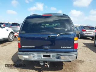 2004 Chevrolet Suburban LT with VIN 3GNEC16T24G290321, listed as a IAAI auction lot 41807808 with 176,964 mi miles. Bid and sale history available at carsss.com. Image 16.