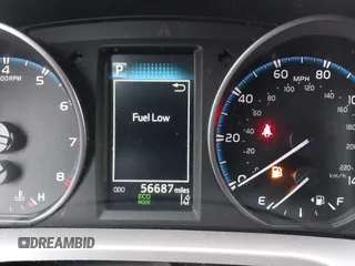 2017 Toyota RAV4 LE z VIN JTMZFREVXHJ107299, wystawiony jako IAAI lot #42422033 z przebiegiem 56 687 mil mil oraz . Historia ofert i sprzedaży dostępna na DreamBid. Obrazek 16.