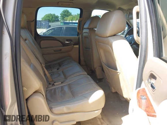 2012 Chevrolet Suburban LT z VIN 1GNSCJE03CR128206, wystawiony jako IAAI lot #42002119 z przebiegiem 329 078 mil mil oraz . Historia ofert i sprzedaży dostępna na DreamBid. Obrazek 8.