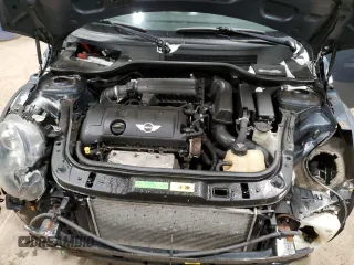 2010 MINI Hardtop z VIN WMWMF3C55ATZ67130, wystawiony jako Copart lot #51225575 z przebiegiem 200 279 mil mil oraz Szkoda całkowita • Salvage title. Historia ofert i sprzedaży dostępna na DreamBid. Obrazek 11.