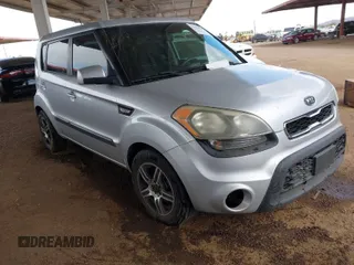 2012 Kia Soul with VIN KNDJT2A52C7437012, listed as a IAAI auction lot 41914518 with 227,509 mi miles. Bid and sale history available at carsss.com. Image 1.