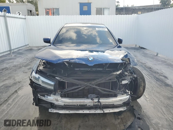 2021 BMW 5 Series 540i with VIN WBA53BJ09MCF41902, listed as a Copart auction lot 42562425 with 71,719 mi miles and Clean Title. Bid and sale history available at DreamBid. Image 5.